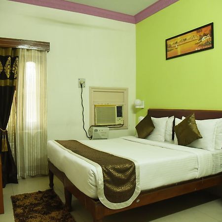 Rnb Select Vijay Delux Otel Sultānpur Dış mekan fotoğraf