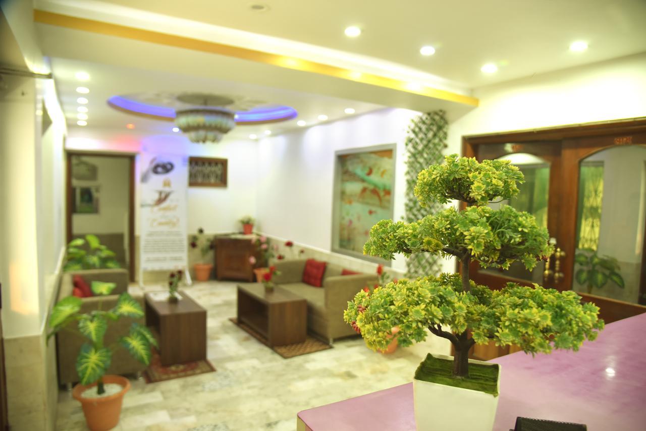 Rnb Select Vijay Delux Otel Sultānpur Dış mekan fotoğraf