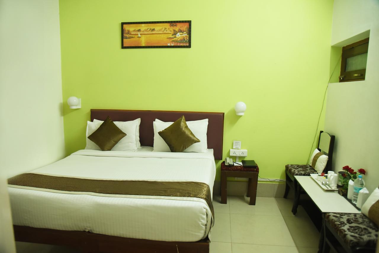 Rnb Select Vijay Delux Otel Sultānpur Dış mekan fotoğraf