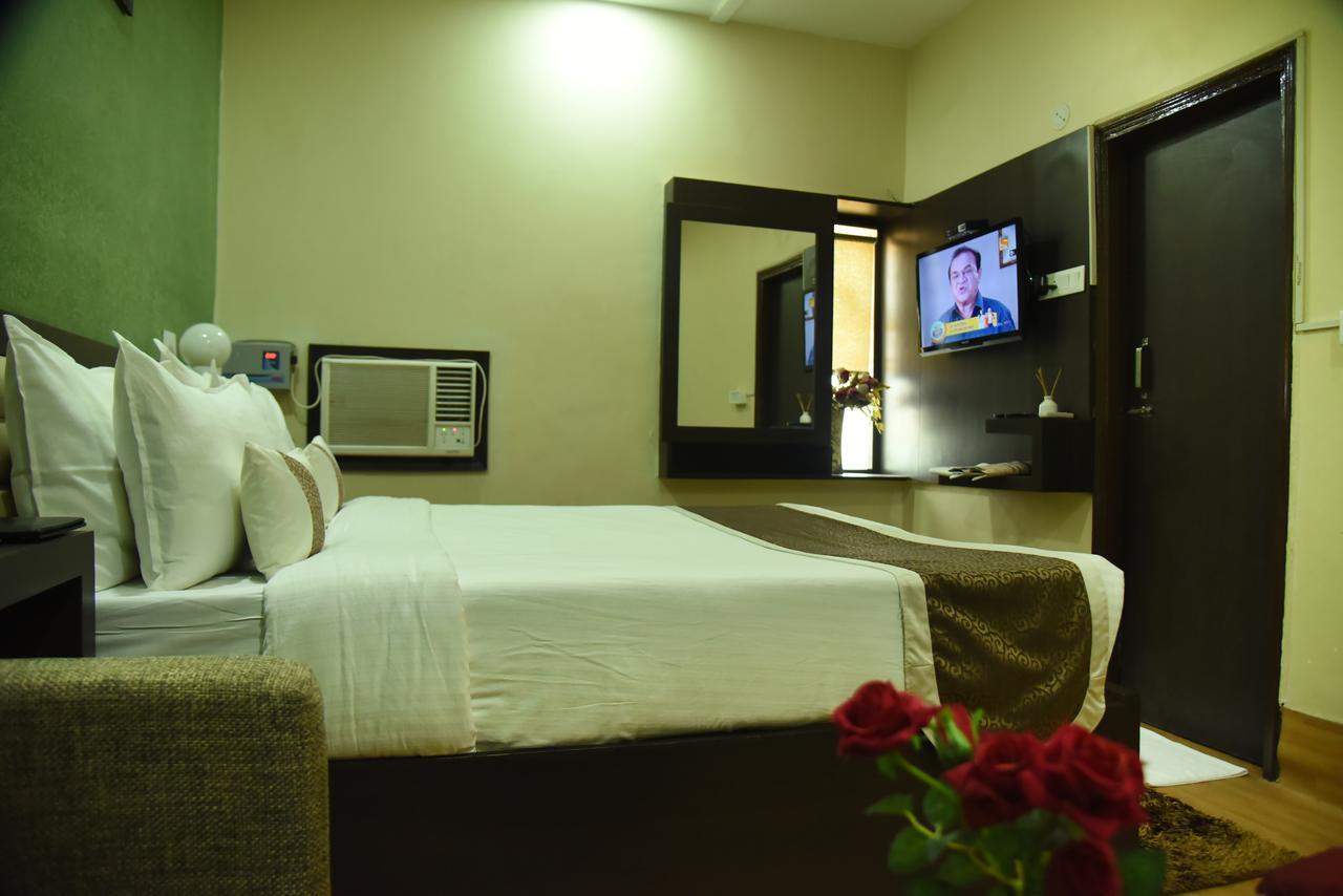 Rnb Select Vijay Delux Otel Sultānpur Dış mekan fotoğraf