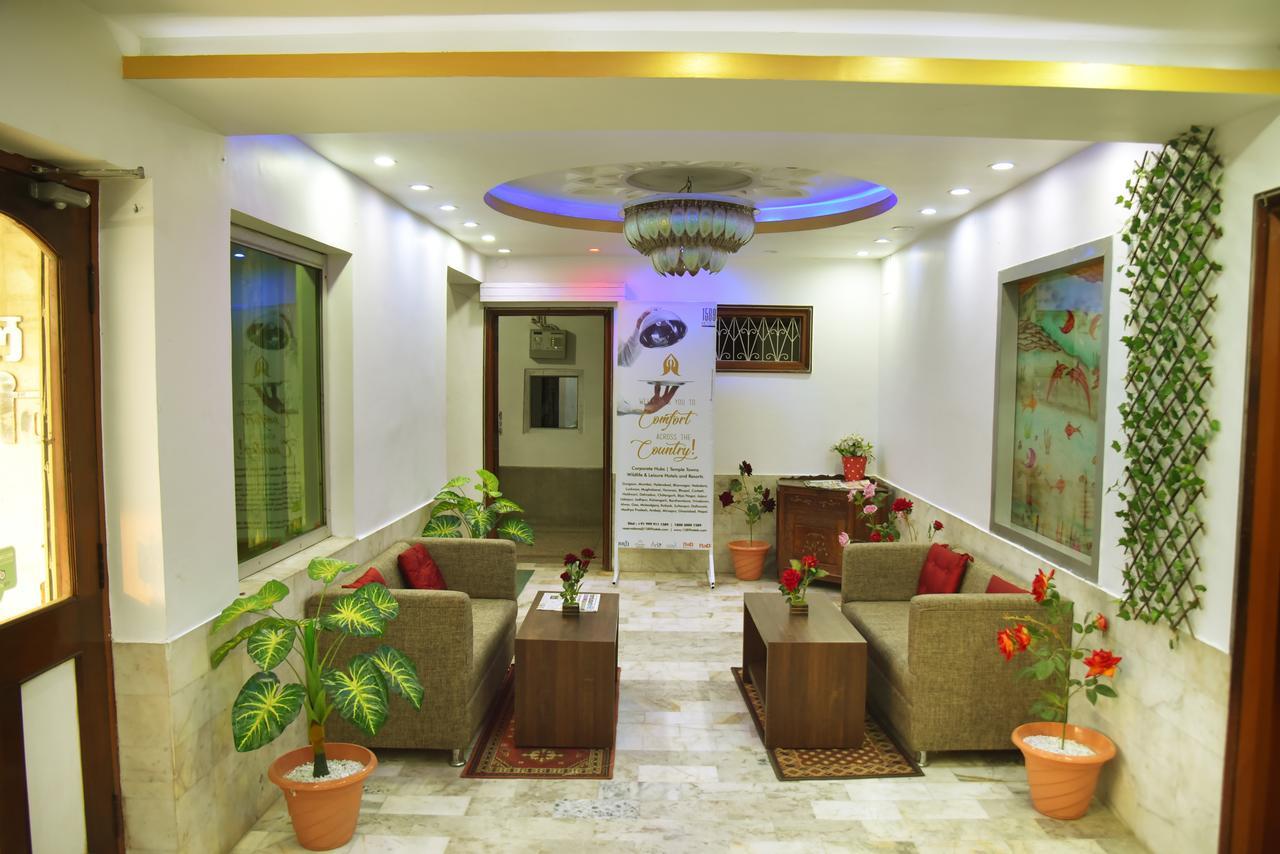 Rnb Select Vijay Delux Otel Sultānpur Dış mekan fotoğraf